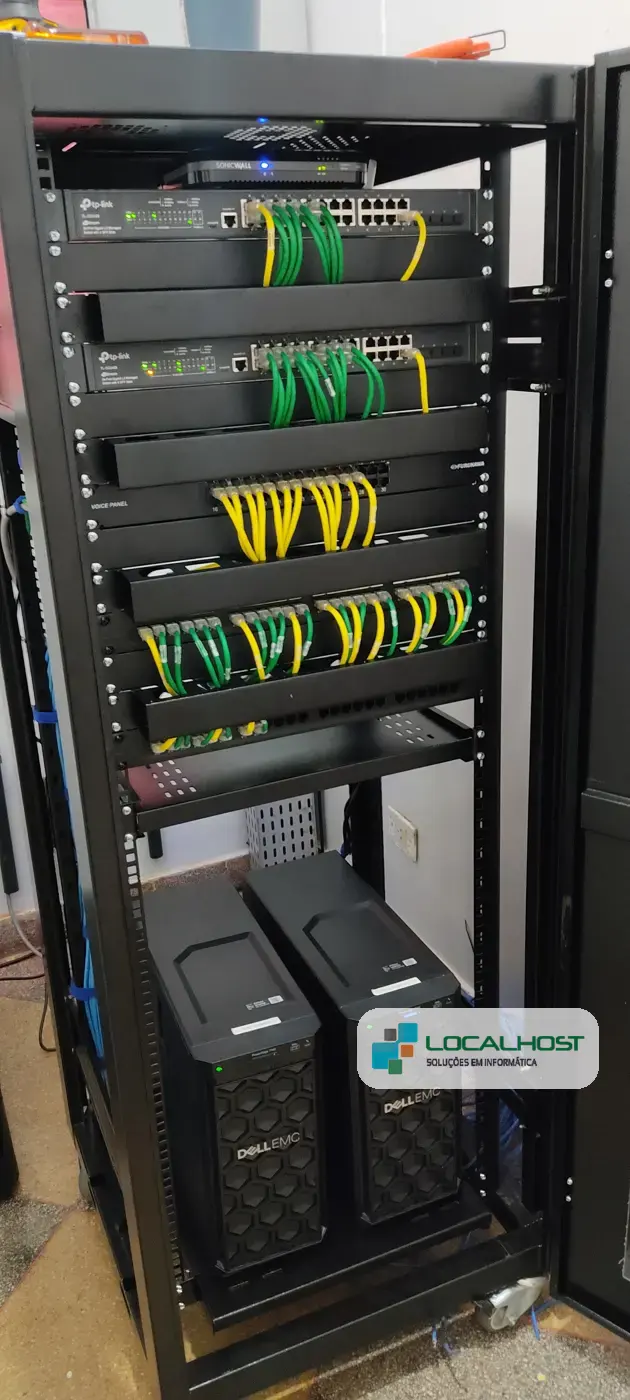Rack de rede montado e organizado pela Localhost — foto 12